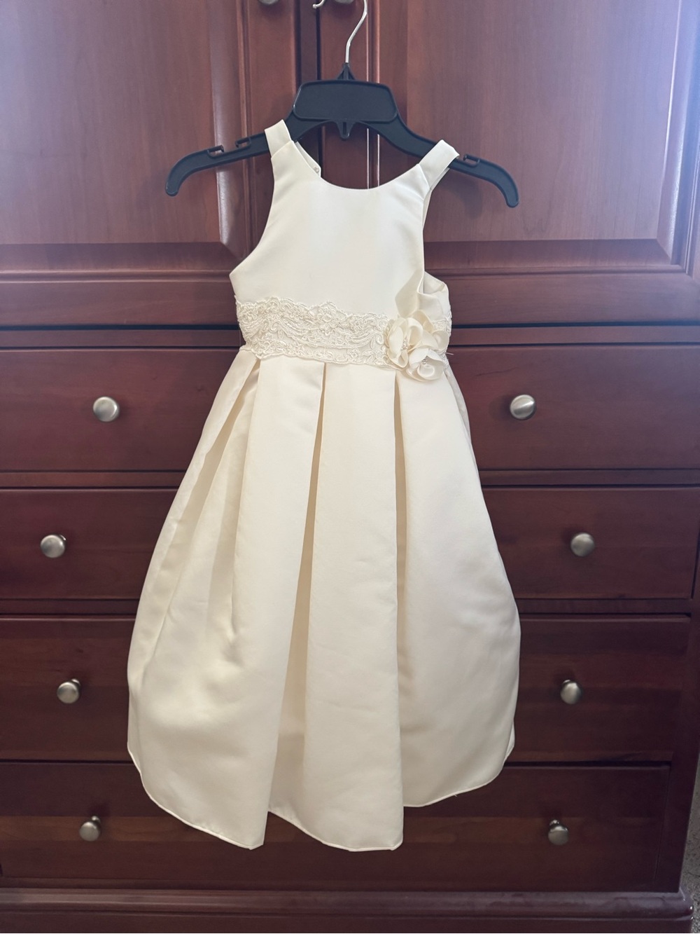 J.O.A. Cream Lace-Waist Flower-Accent Formal Dress